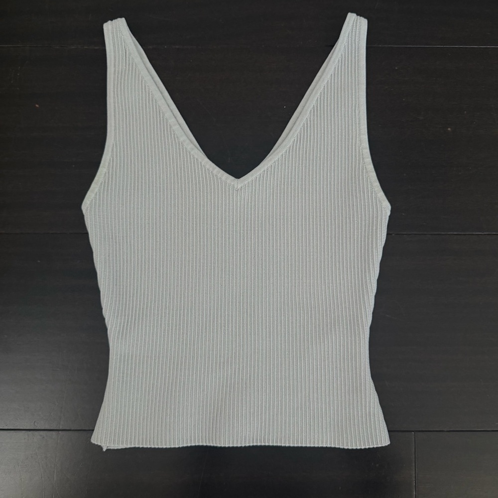 Aritzia Ribbed V-Neck Tank Top - Light Gray